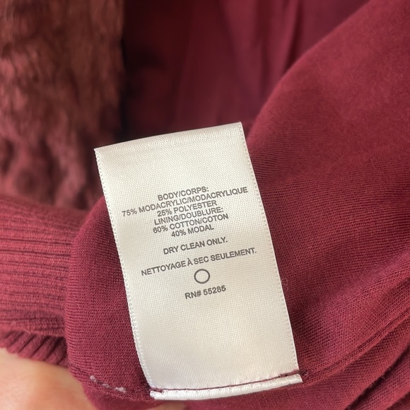 Express Women’s Faux Fur Zip Up Coat Jacket Size Small NWOT Maroon - Picture 4 of 5